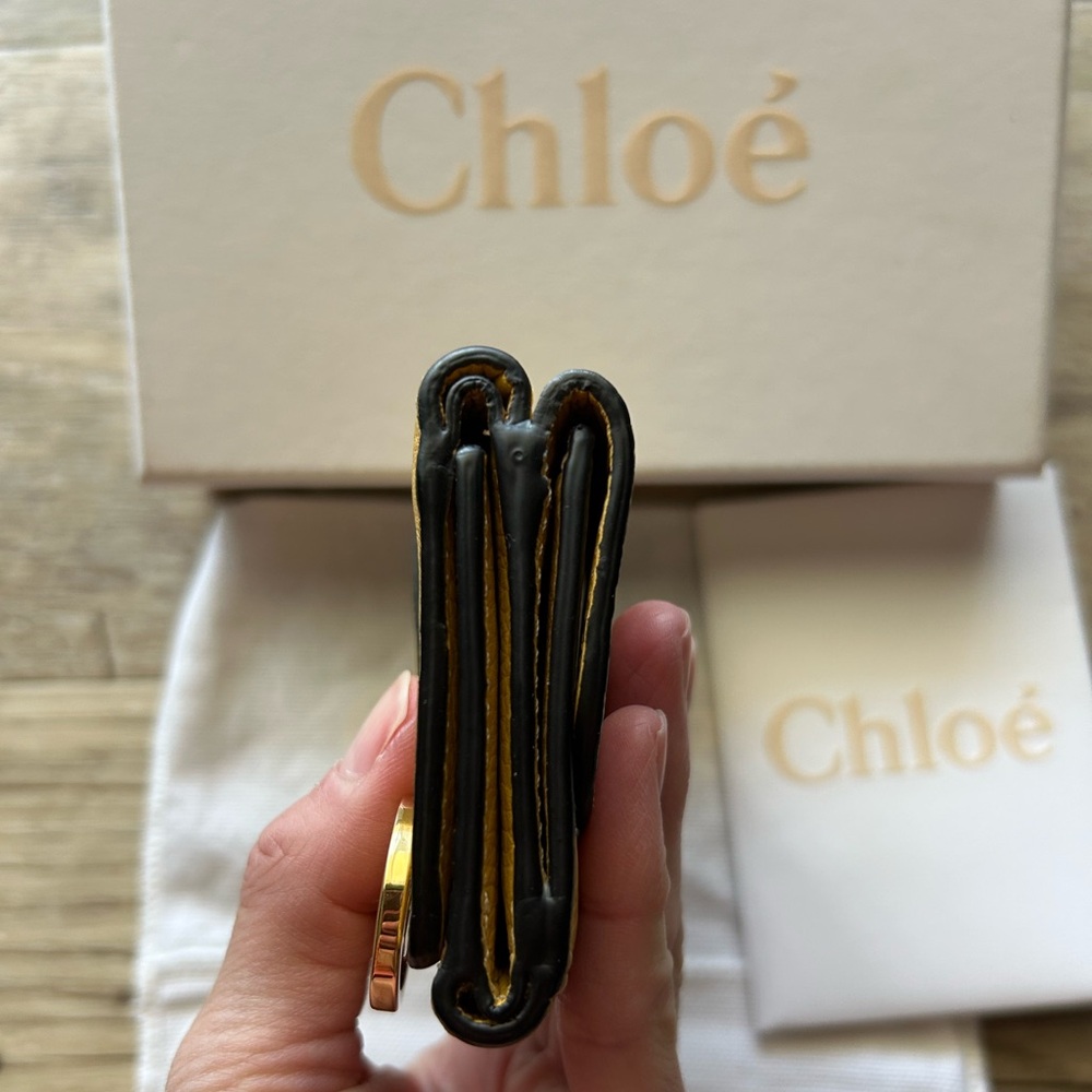 Chloé Alphabet Tri-fold Wallet Grained Leather BRAND NEW - Picture 3 of 9